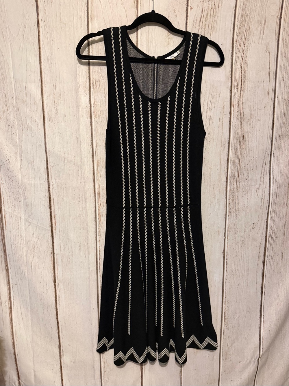 S2 Sloani Black and White Striped Knit Sleeveless Dress Size L Zig Zag Hem